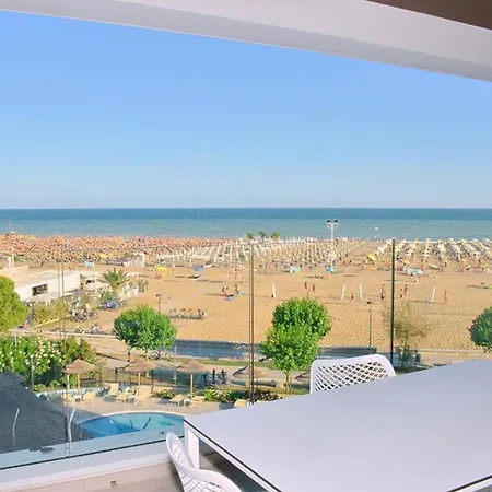 Colourful With Terrace Overlooking The Sea 아파트