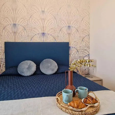 아파트 Colourful With Terrace Overlooking The Sea *