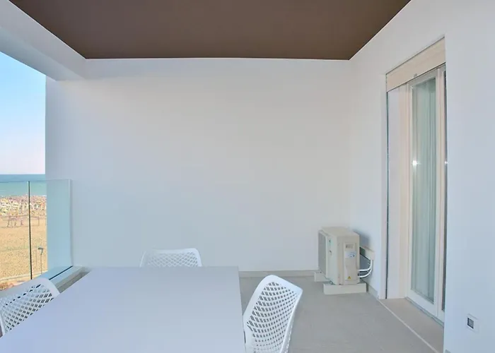 דירה Colourful With Terrace Overlooking The Sea *