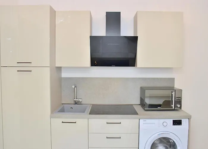 Colourful With Terrace Overlooking The Sea Apartmán *